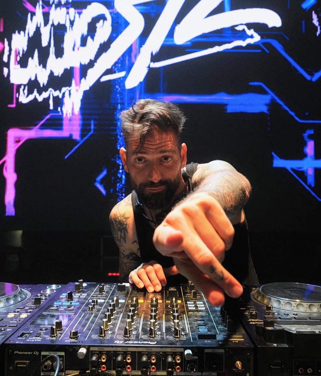 DJ Set · Nando Costa